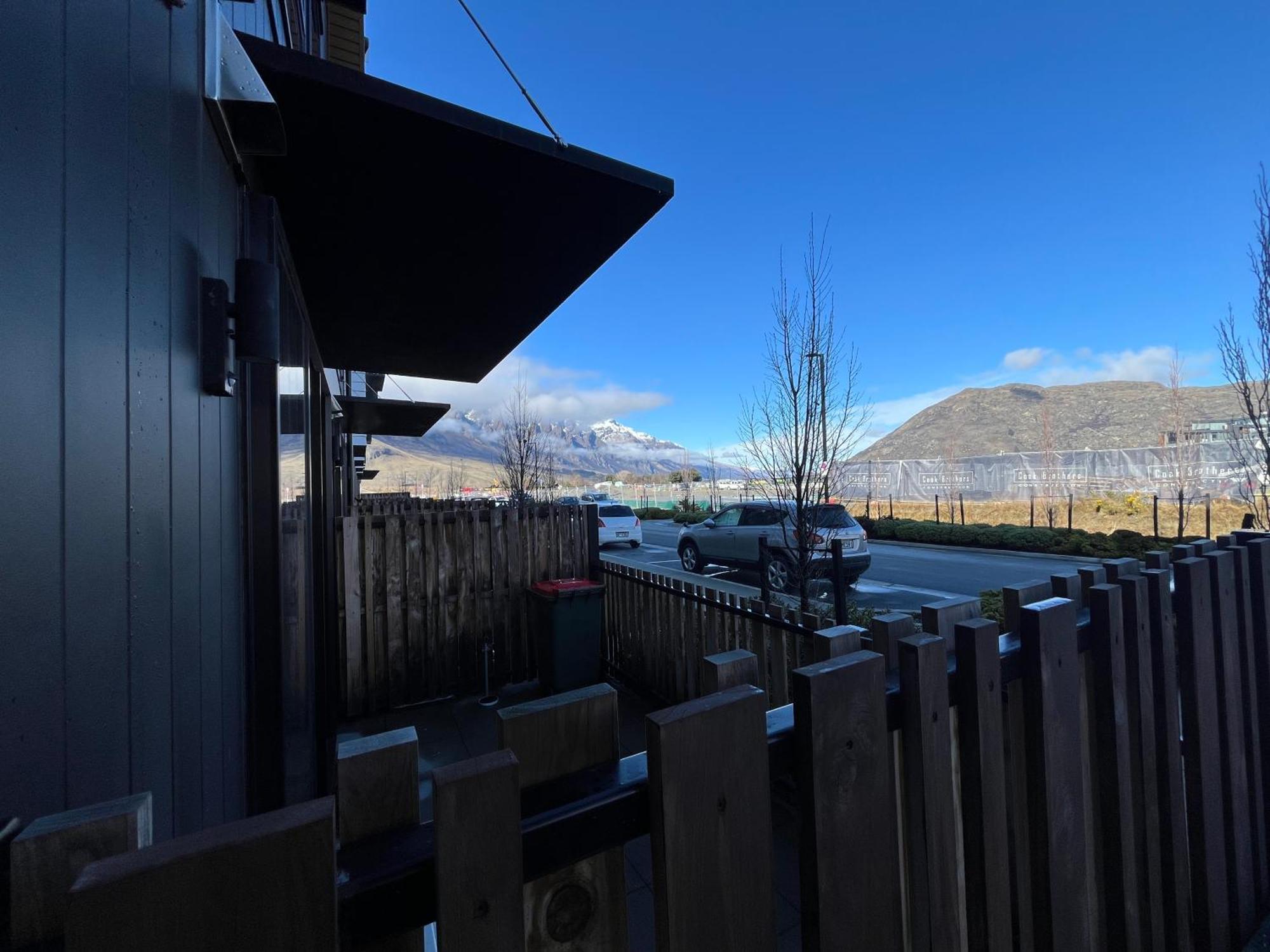 Queenstown Studio - 5Mins To Airport - Aircond - Free Wifi - Walk To Centre Exterior photo